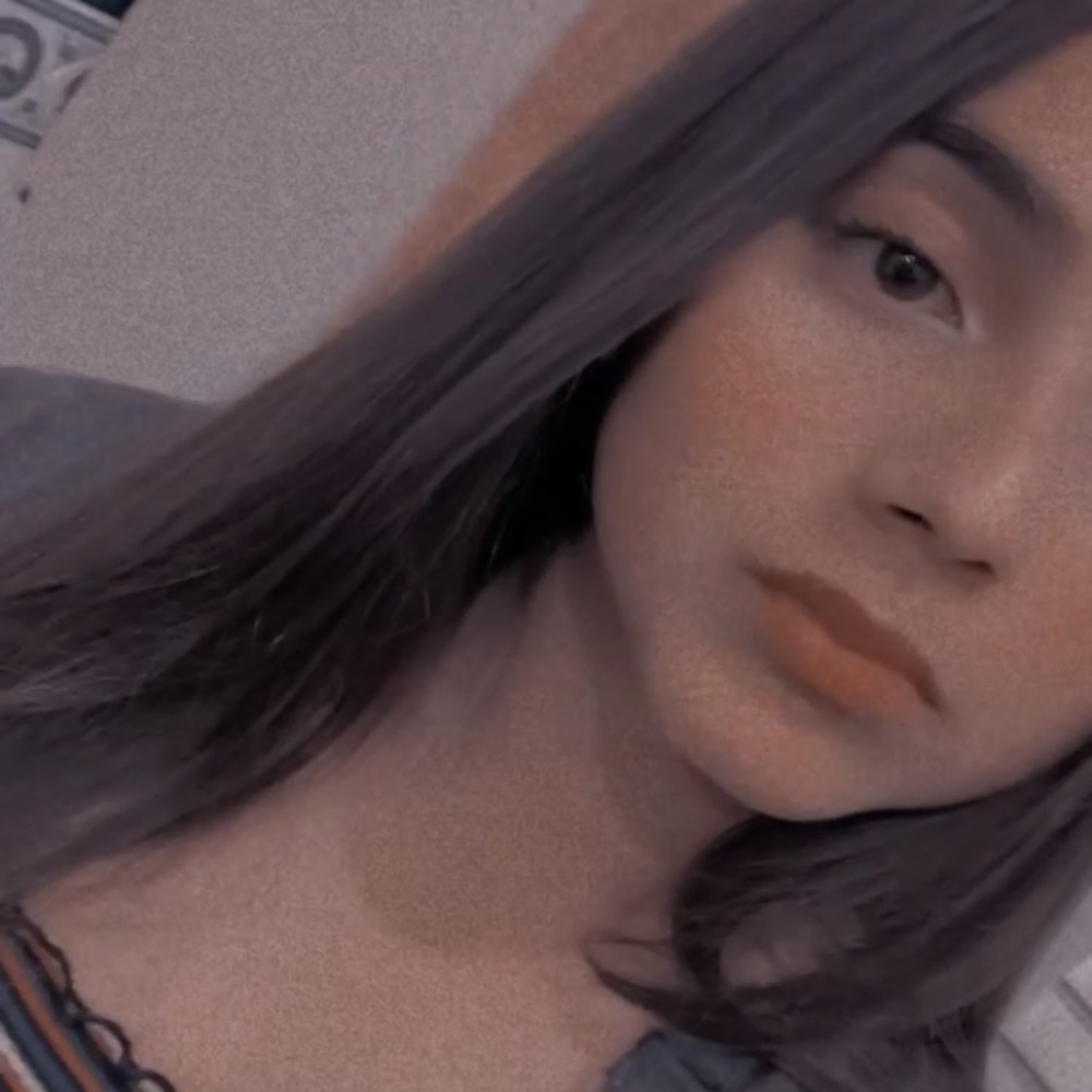 Meet your Posher, Mia